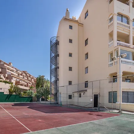 Tranquil Communal Heated Pool شقة *