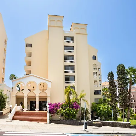 Tranquil Communal Heated Pool Lejlighed