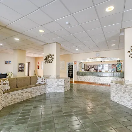 Tranquil Communal Heated Pool *