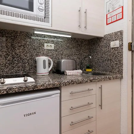 Tranquil Communal Heated Pool Appartement *