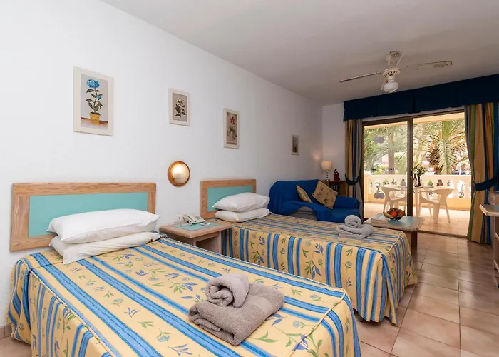 Tranquil Communal Heated Pool * Los Cristianos (Tenerife)