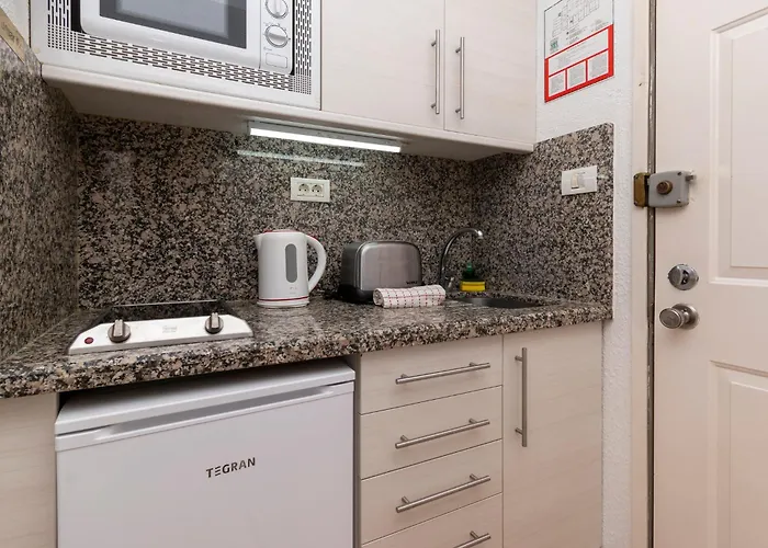 Tranquil Communal Heated Pool شقة *